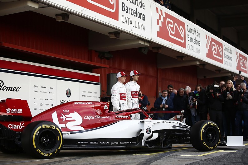 Alfa Romeo reveals 2019 Formula 1 car livery - F1 - Autosport