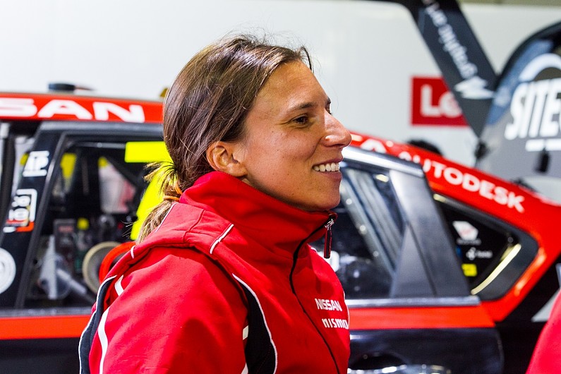 De Silvestro Ends Speculation Over Supercars Future To Stay For 19