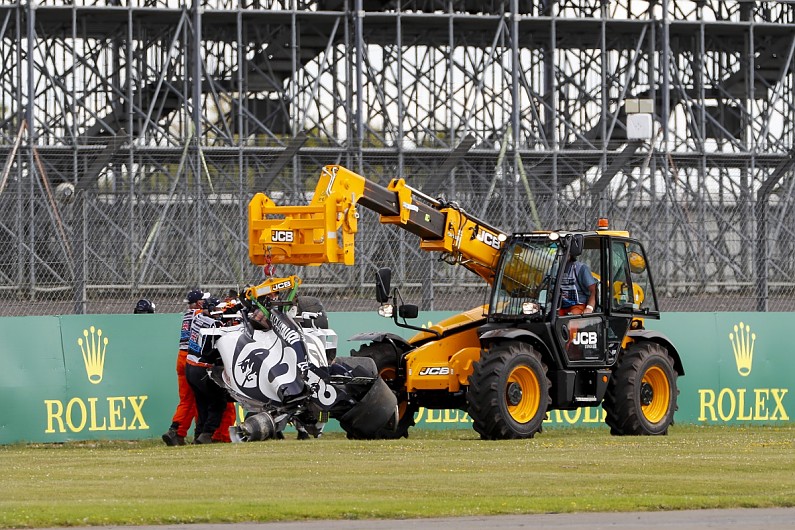 
                  Kvyat's F1 British GP crash caused by overheating wheel rim