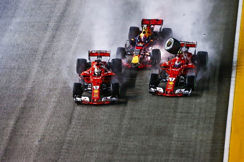Hamilton Vettel Probably Unsighted In F1 Singapore Gp Start Crash F1 Autosport